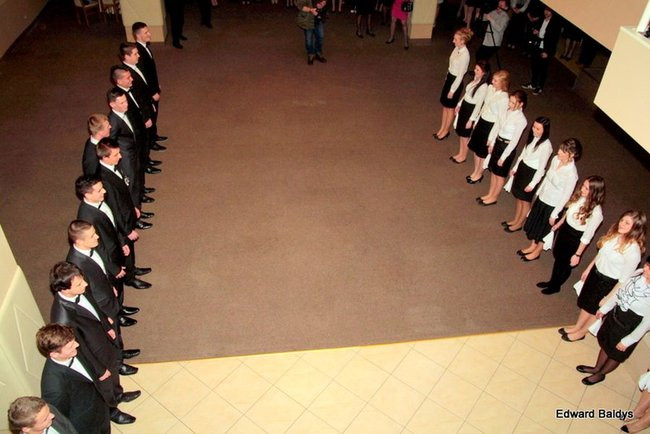 Pierwsza Studniówka Ekonomika (zdjęcia)