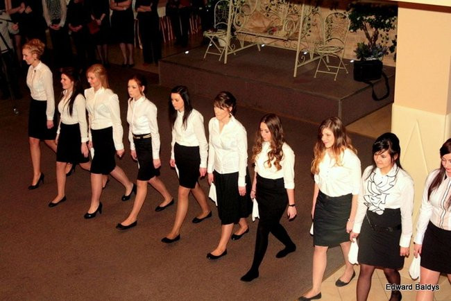 Pierwsza Studniówka Ekonomika (zdjęcia)