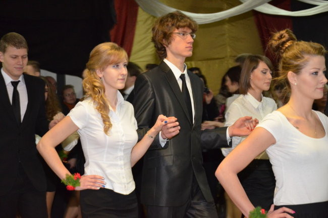 Uczniowie Kopernika tańczyli w szkole (zdjęcia)