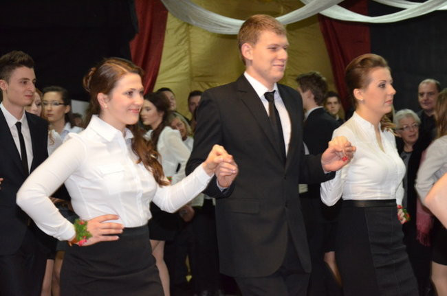 Uczniowie Kopernika tańczyli w szkole (zdjęcia)