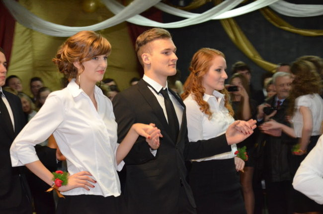 Uczniowie Kopernika tańczyli w szkole (zdjęcia)