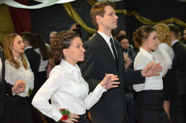 Uczniowie Kopernika tańczyli w szkole (zdjęcia)