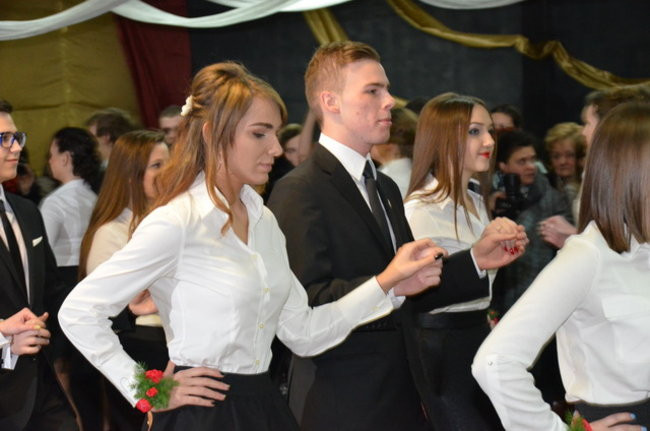 Uczniowie Kopernika tańczyli w szkole (zdjęcia)