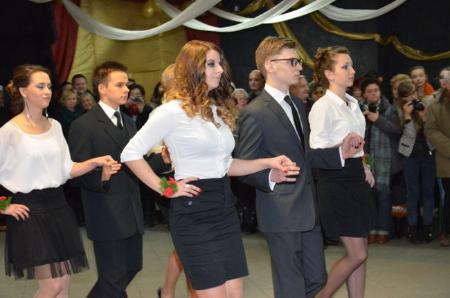 Uczniowie Kopernika tańczyli w szkole (zdjęcia)