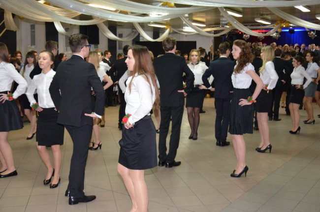 Uczniowie Kopernika tańczyli w szkole (zdjęcia)