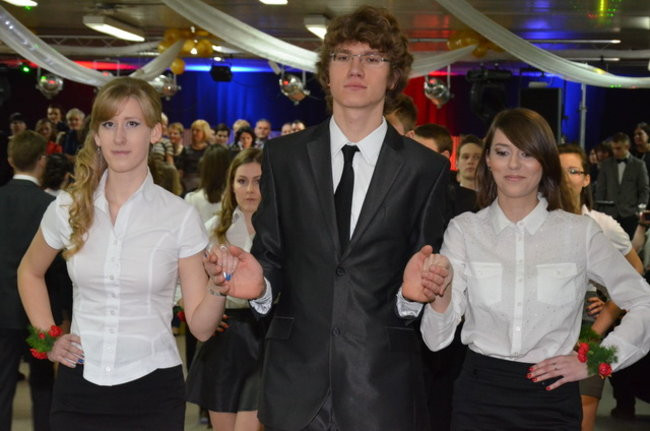 Uczniowie Kopernika tańczyli w szkole (zdjęcia)