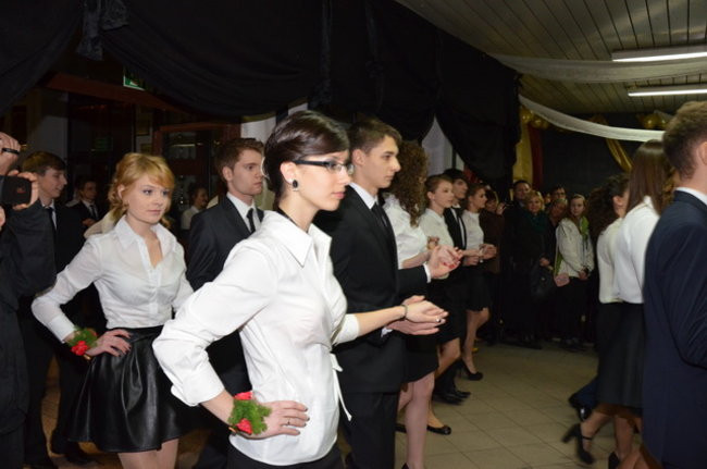 Uczniowie Kopernika tańczyli w szkole (zdjęcia)