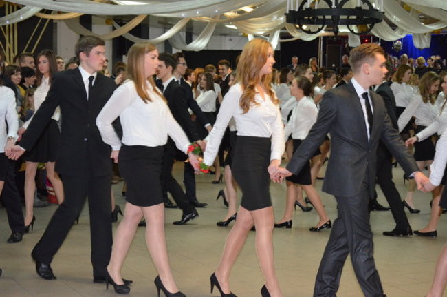 Uczniowie Kopernika tańczyli w szkole (zdjęcia)