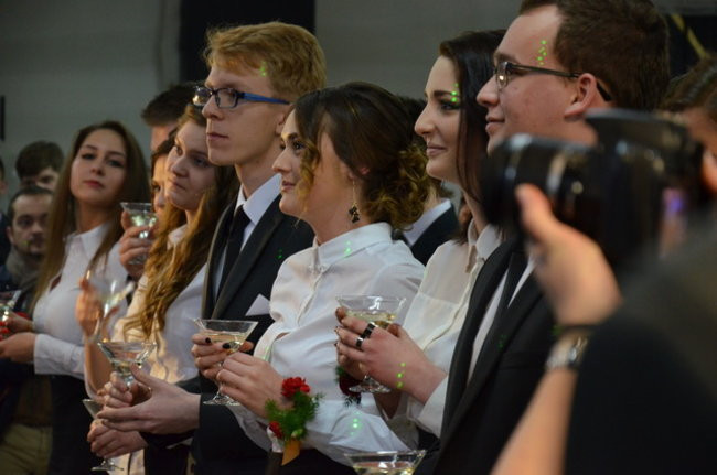 Uczniowie Kopernika tańczyli w szkole (zdjęcia)