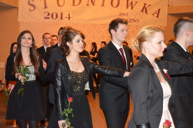 Maturzyści ZST relaksowali się w Finezji (zdjęcia)