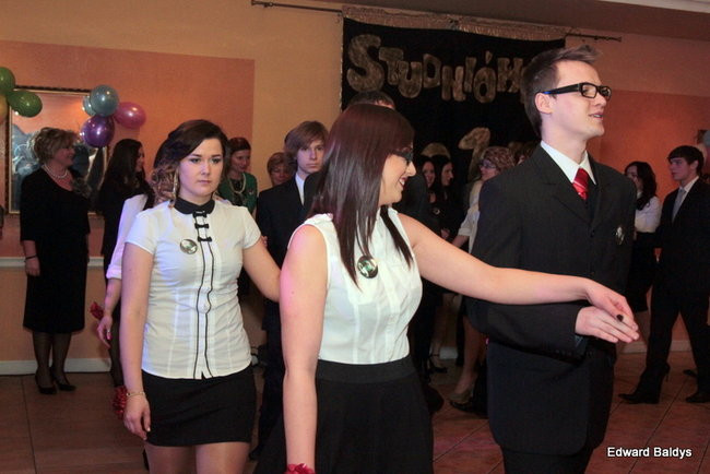 Maturzyści ZSOŚ opanowali Myśliwską (zdjęcia)