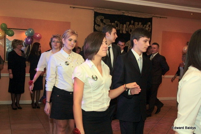 Maturzyści ZSOŚ opanowali Myśliwską (zdjęcia)