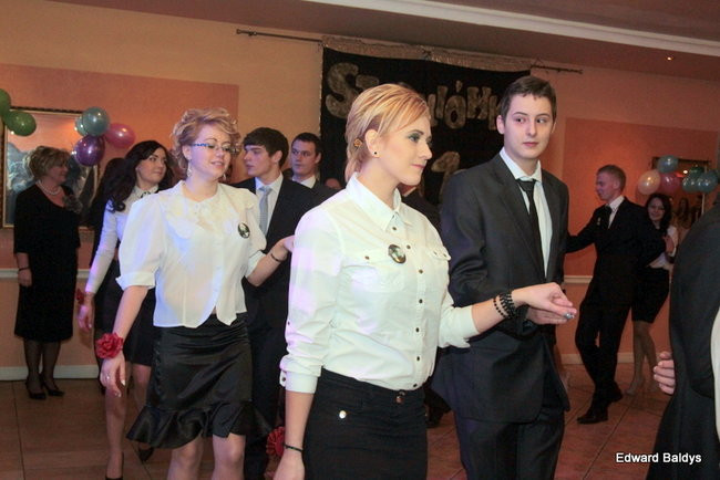 Maturzyści ZSOŚ opanowali Myśliwską (zdjęcia)