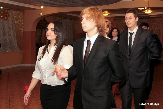 Maturzyści ZSOŚ opanowali Myśliwską (zdjęcia)