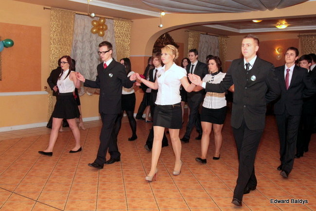 Maturzyści ZSOŚ opanowali Myśliwską (zdjęcia)