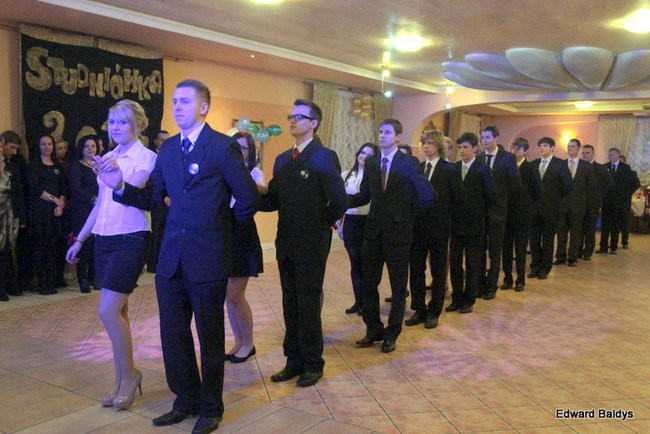 Maturzyści ZSOŚ opanowali Myśliwską (zdjęcia)