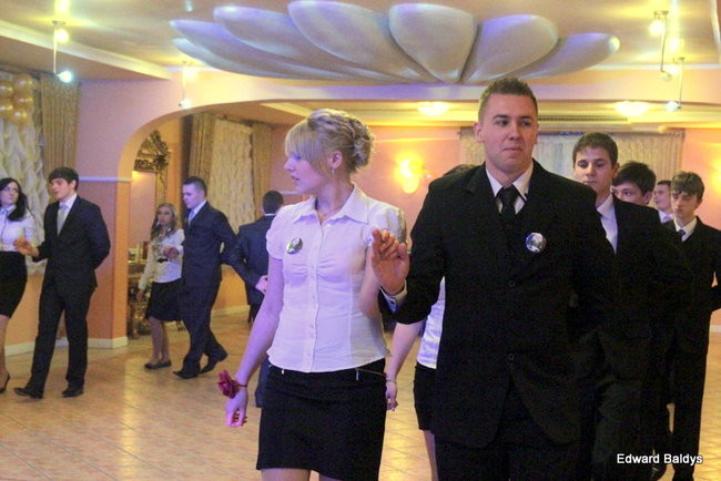 Maturzyści ZSOŚ opanowali Myśliwską (zdjęcia)