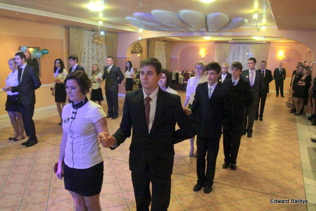 Maturzyści ZSOŚ opanowali Myśliwską (zdjęcia)