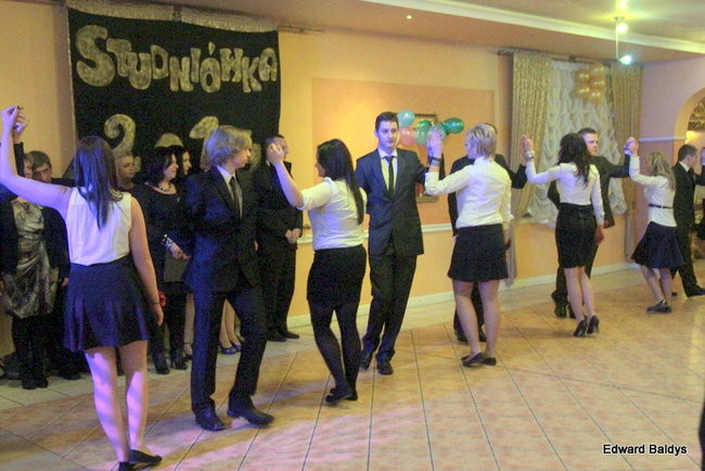 Maturzyści ZSOŚ opanowali Myśliwską (zdjęcia)