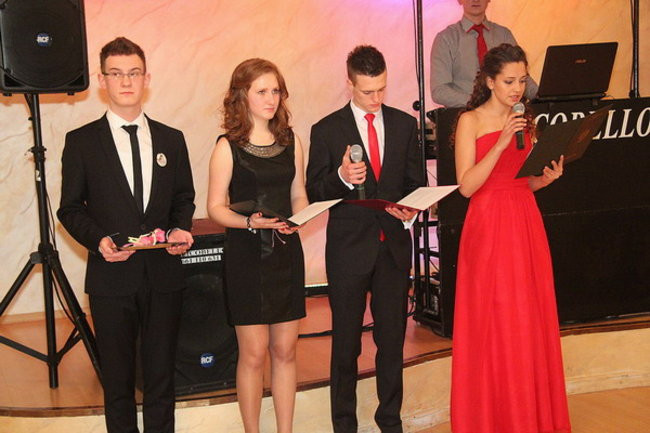 Studniówka z karaoke (zdjęcia)