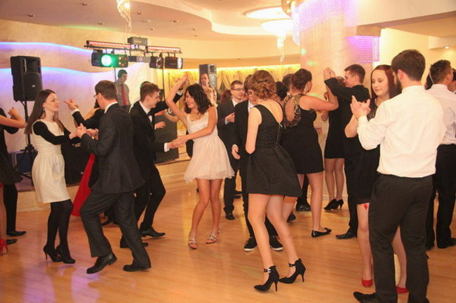 Studniówka z karaoke (zdjęcia)