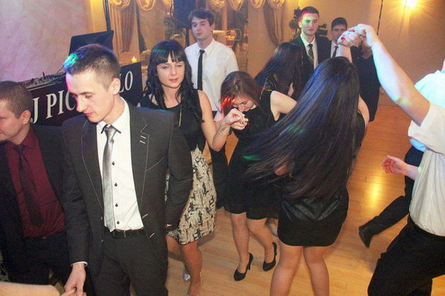 Studniówka z karaoke (zdjęcia)