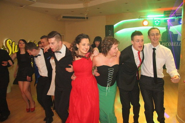 Studniówka z karaoke (zdjęcia)