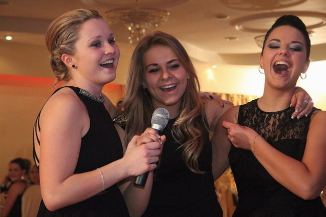 Studniówka z karaoke (zdjęcia)