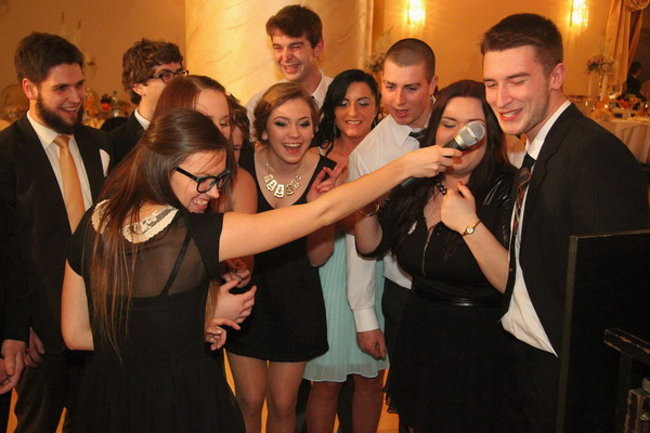 Studniówka z karaoke (zdjęcia)