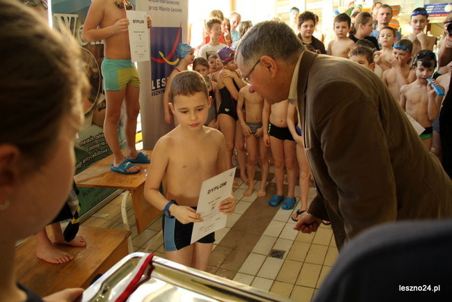 Basen pełen dzieci (zdjęcia)