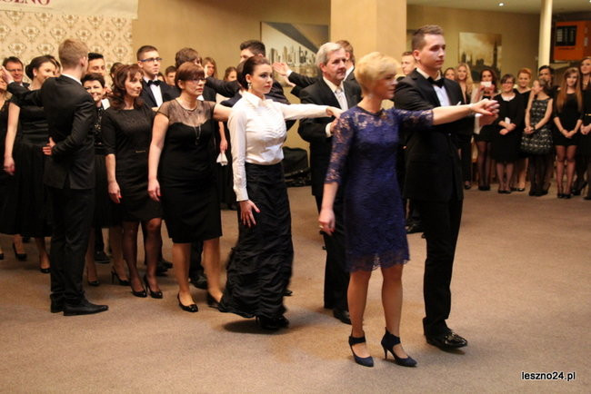 Jedynka tańczyła poloneza i walce (zdjęcia)