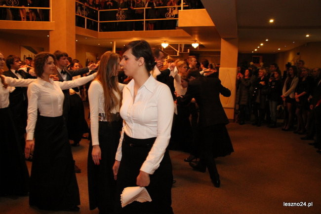 Jedynka tańczyła poloneza i walce (zdjęcia)