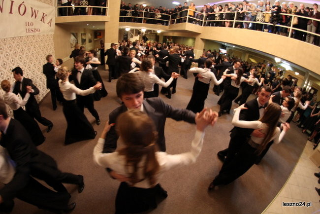 Jedynka tańczyła poloneza i walce (zdjęcia)