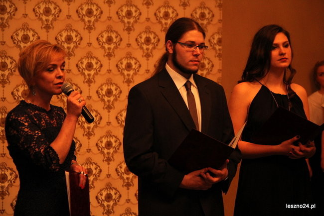 Jedynka tańczyła poloneza i walce (zdjęcia)