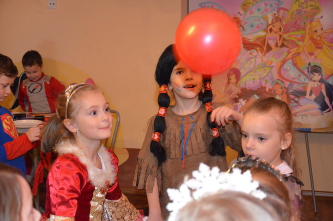 Kolorowy bal w Kolorowym Świecie (zdjęcia)