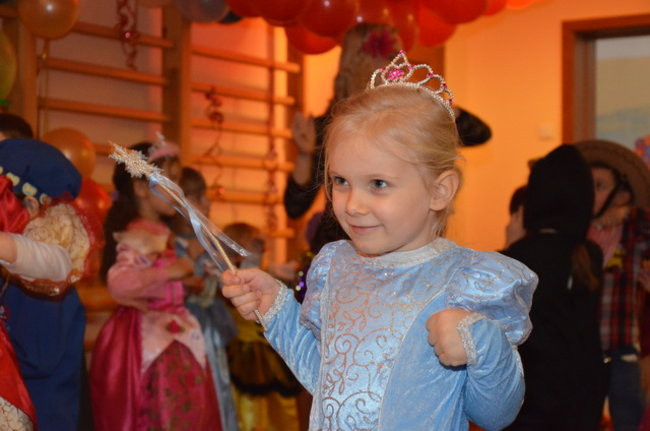 Kolorowy bal w Kolorowym Świecie (zdjęcia)