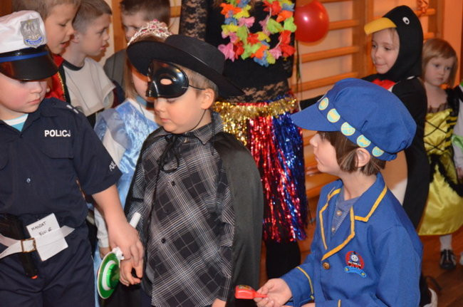 Kolorowy bal w Kolorowym Świecie (zdjęcia)