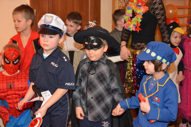 Kolorowy bal w Kolorowym Świecie (zdjęcia)