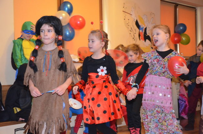 Kolorowy bal w Kolorowym Świecie (zdjęcia)