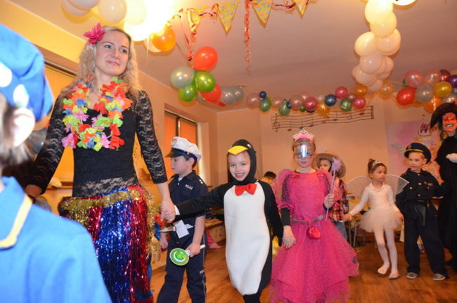 Kolorowy bal w Kolorowym Świecie (zdjęcia)