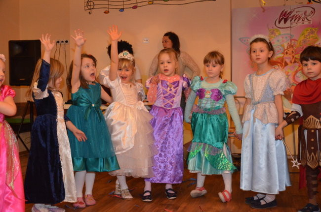 Kolorowy bal w Kolorowym Świecie (zdjęcia)