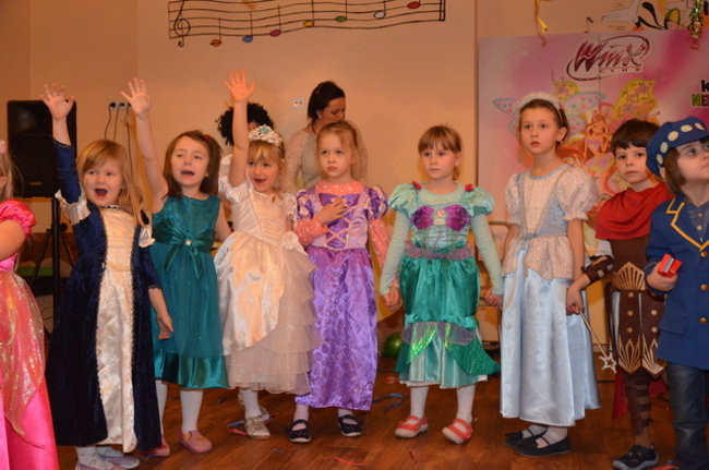 Kolorowy bal w Kolorowym Świecie (zdjęcia)