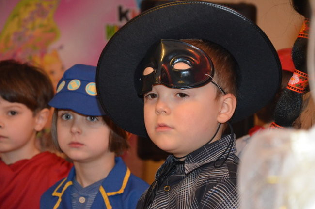 Kolorowy bal w Kolorowym Świecie (zdjęcia)