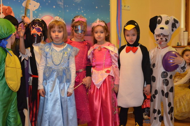 Kolorowy bal w Kolorowym Świecie (zdjęcia)