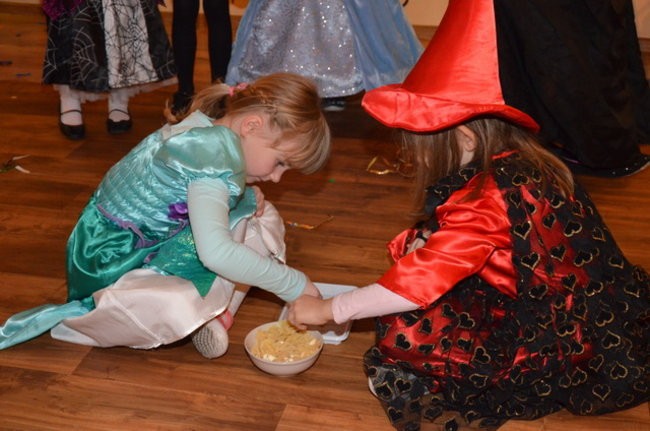 Kolorowy bal w Kolorowym Świecie (zdjęcia)