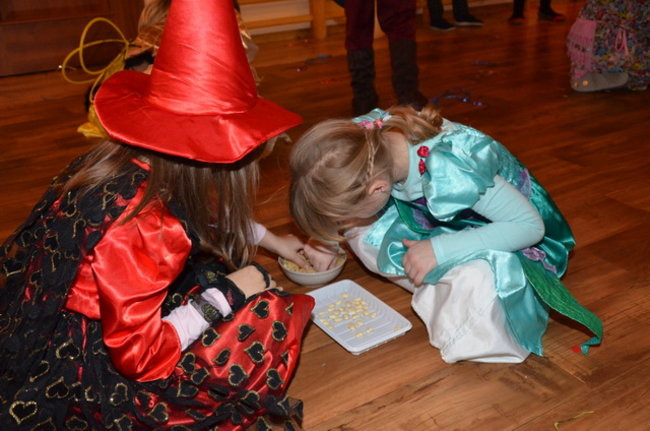 Kolorowy bal w Kolorowym Świecie (zdjęcia)