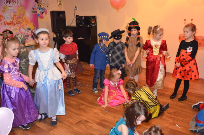 Kolorowy bal w Kolorowym Świecie (zdjęcia)