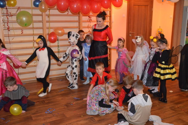 Kolorowy bal w Kolorowym Świecie (zdjęcia)