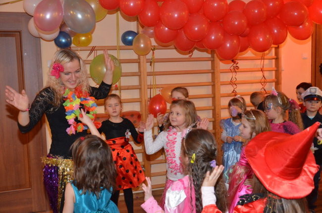 Kolorowy bal w Kolorowym Świecie (zdjęcia)