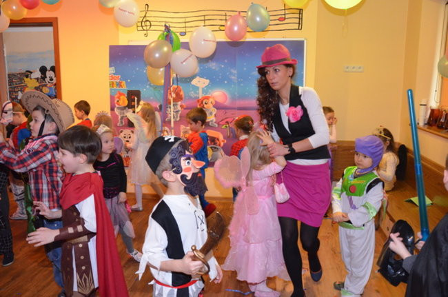 Kolorowy bal w Kolorowym Świecie (zdjęcia)